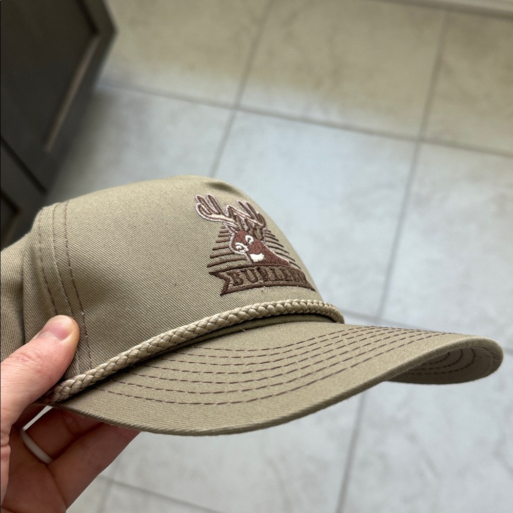 BURLEBO Men's Olive Green Cap with Deer Logo - Picture 3 of 3